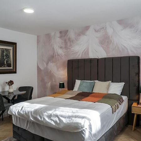 Ferienwohnung The Chic Retreat Bukarest Exterior foto