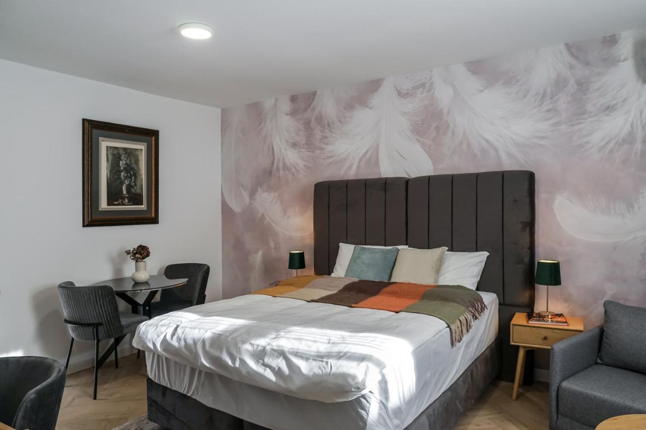 Ferienwohnung The Chic Retreat Bukarest Exterior foto