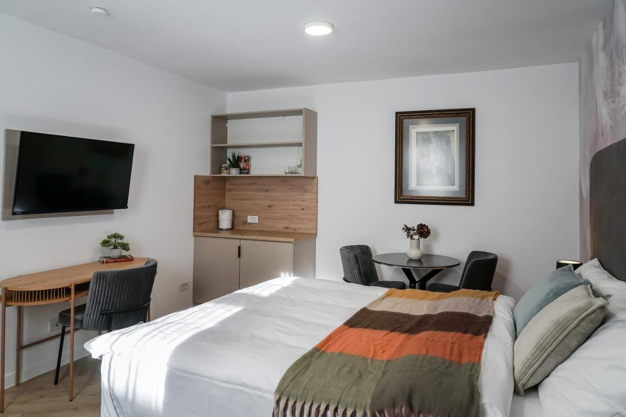 Ferienwohnung The Chic Retreat Bukarest Exterior foto